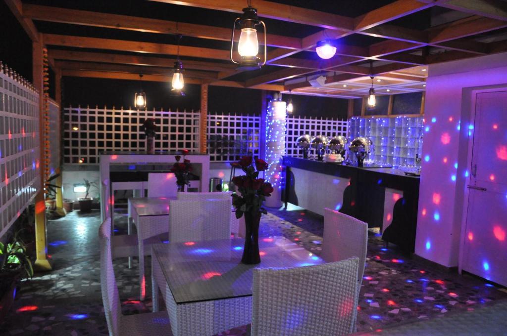 Omega Residency Hotel New Delhi Exterior photo