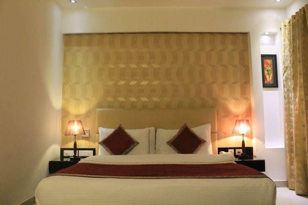 Omega Residency Hotel New Delhi Exterior photo