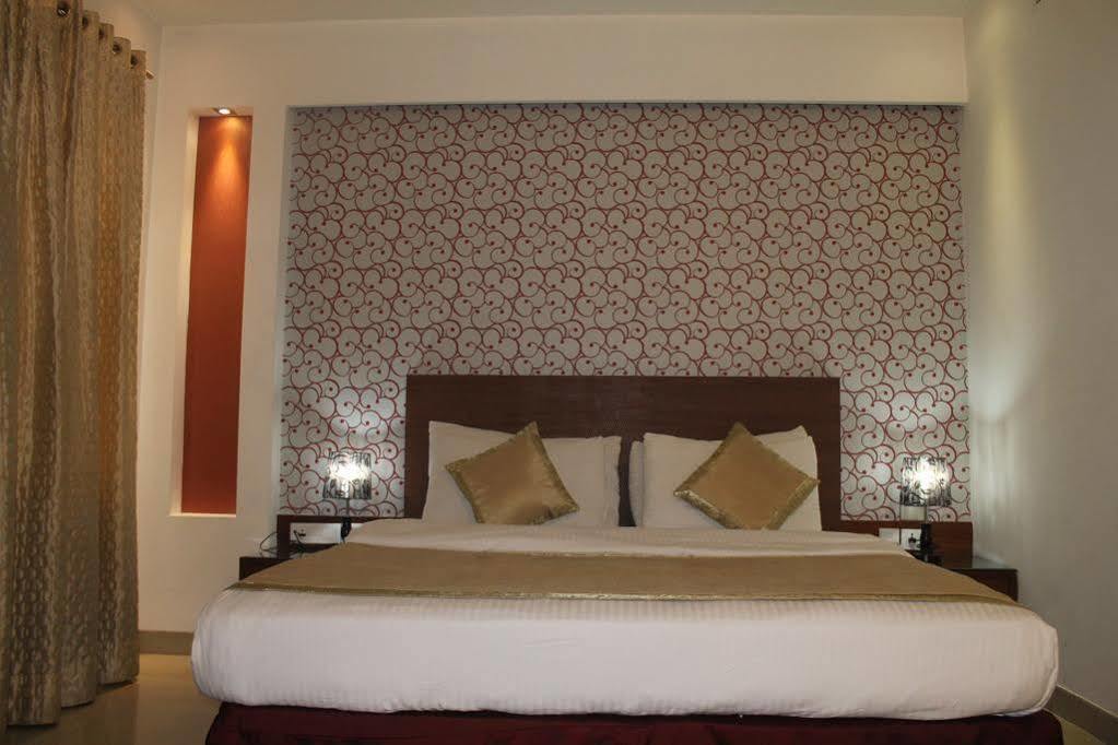 Omega Residency Hotel New Delhi Exterior photo